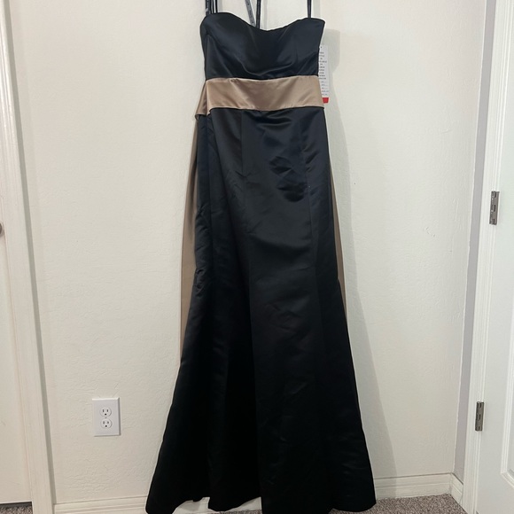 Bill Levkoff Long Gown Size 4 - Picture 9 of 13